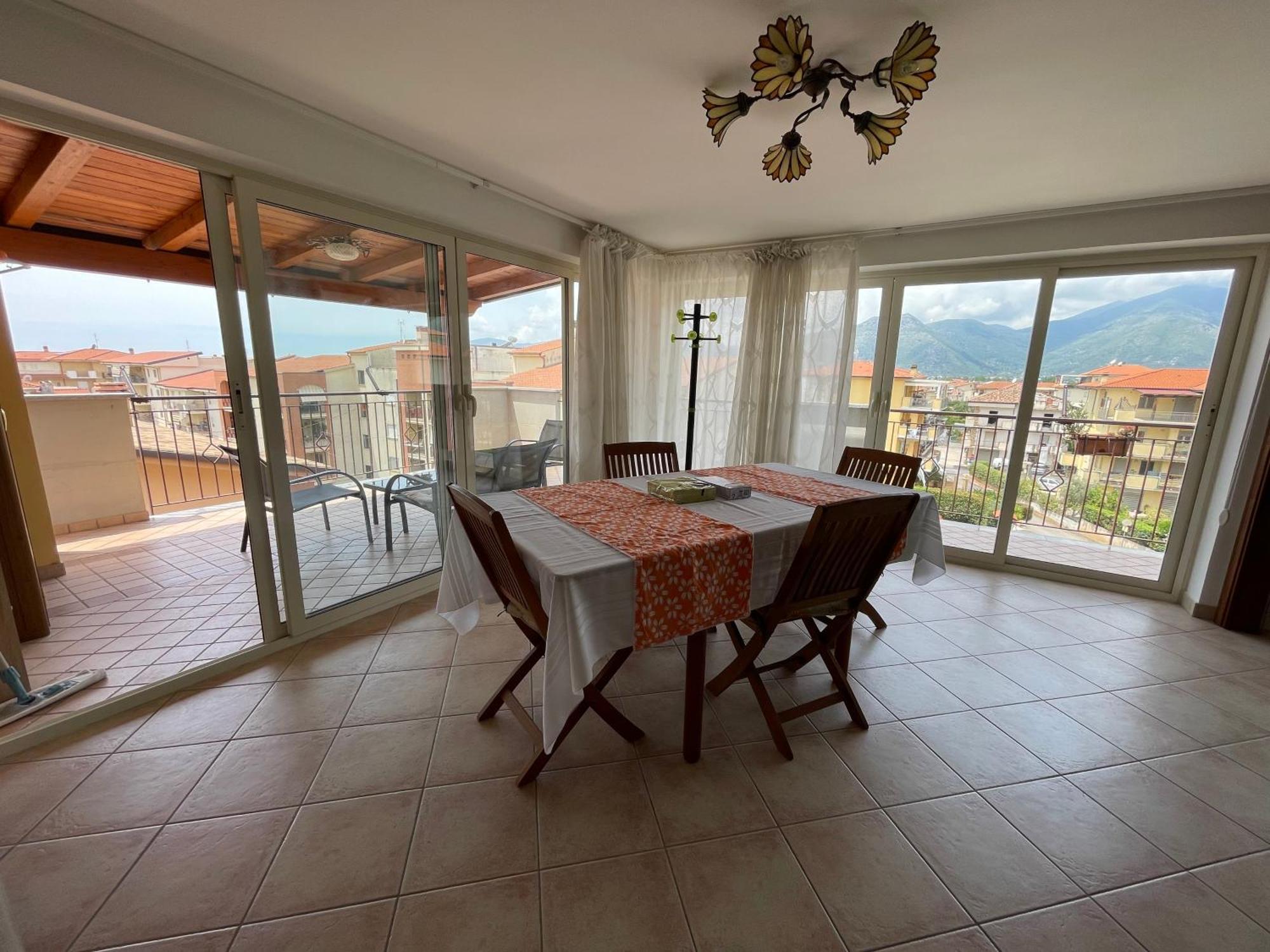 L'attico In Centro Da Salvatore Apartment